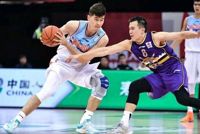 《天眼风云》献礼新中国成立70周年 2019-05-22 根据空军少将郭锡林的长篇小说《天波浩渺》改编的“雷达兵”题材电影《天眼风云》将于5月24日热血献映，终极预告抢先爆出，一众实力演员周璞、高郡伟、许瑶璇等倾情演绎中国第一支雷达兵。