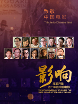 而这个歌舞团里风头最盛的当属周璇，身世凄苦的她，一踏上银幕就自带甜美气质。